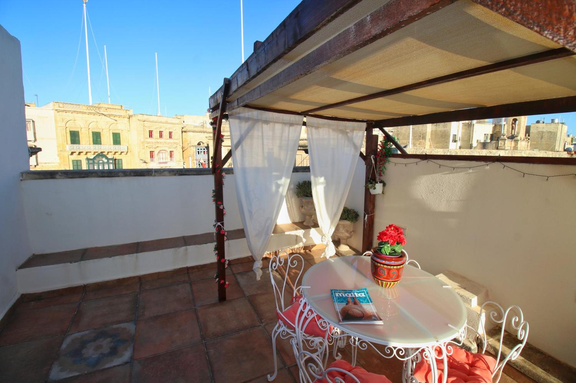 The Knight - Heritage & Art Home At Birgu Square Exterior photo